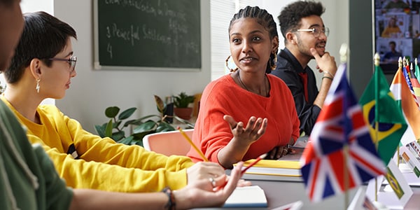 sprachschule-tim das Bild zeigt einige Personen in einem Sprachkurs.